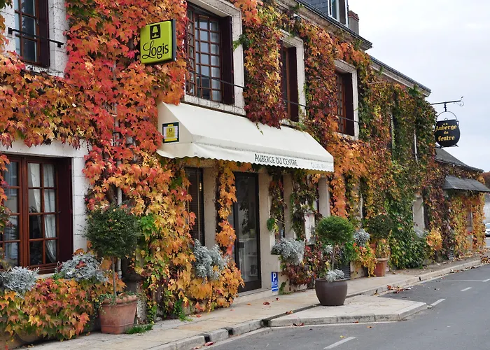 Logis Hotels Auberge Du Centre Chateaux de la Loire